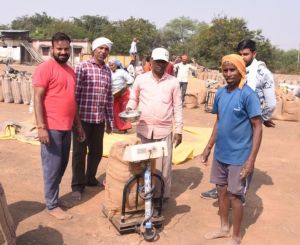 राजनांदगांव जिले में धान की खरीदी उत्सव के लिए किसानों में उत्साह एवं खुशी राजनांदगांव जिले में धान की खरीदी उत्सव के लिए किसानों में उत्साह एवं खुशी