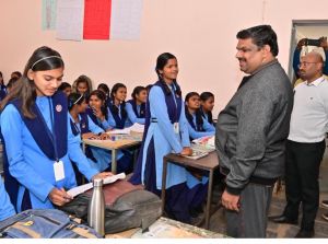दुर्ग व राजनांदगांव जिले के विद्यालयों का स्कूल शिक्षा मंत्री ने किया आकस्मिक निरीक्षण दुर्ग व राजनांदगांव जिले के विद्यालयों का स्कूल शिक्षा मंत्री ने किया आकस्मिक निरीक्षण