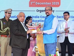 नवाचार केवल प्रयोगशालाओं और कक्षाओं तक सीमित नहीं रहना चाहिए, इसे समाज से जोड़ना होगा - श्री डेका