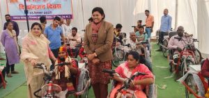  अंतर्राष्ट्रीय दिव्यांगजन दिवस के अवसर पर किया गया जिला स्तरीय कार्यक्रम का आयोजन