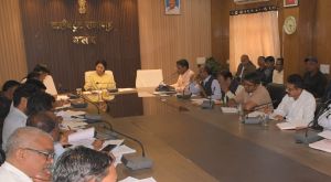  जिले में गन्ना क्षेत्र विस्तार हेतु सभी संबंधित अधिकारी-कर्मचारी समन्वित रूप से प्रयास करें: कलेक्टर श्रीमती मिश्रा