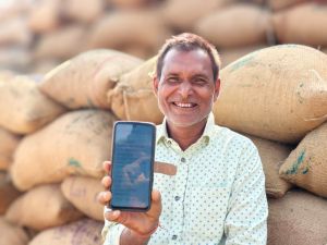 समर्थन मूल्य पर किसान सुरेश ने बेचा धान, त्वरित भुगतान होने पर खिला चेहरा समर्थन मूल्य पर किसान सुरेश ने बेचा धान, त्वरित भुगतान होने पर खिला चेहरा