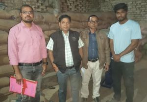 राजनांदगांव में 1408 बोरा अवैध धान जप्त राजनांदगांव में 1408 बोरा अवैध धान जप्त