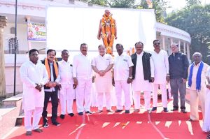 भारत रत्न डॉ भीम राव अम्बेडकर की पुण्यतिथि पर विधायक सुनील सोनी सहित सामाजिक कार्यकर्त्ताओं ने किया सादर नमन भारत रत्न डॉ भीम राव अम्बेडकर की पुण्यतिथि पर विधायक सुनील सोनी सहित सामाजिक कार्यकर्त्ताओं ने किया सादर नमन