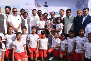 हॉकी में देश की बेटियां अंतर्राष्ट्रीय स्तर पर कर रही देश का नाम रोशन -अरूण साव हॉकी में देश की बेटियां अंतर्राष्ट्रीय स्तर पर कर रही देश का नाम रोशन -अरूण साव