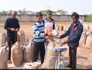 राजनांदगांव जिले में धान की खरीदी अभियान से किसानों में हर्ष व्याप्त राजनांदगांव जिले में धान की खरीदी अभियान से किसानों में हर्ष व्याप्त