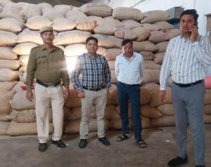 राजनांदगांव जिले में आज कुल 4 प्रकरणों में 6079 बोरा अवैध धान जप्त राजनांदगांव जिले में आज कुल 4 प्रकरणों में 6079 बोरा अवैध धान जप्त