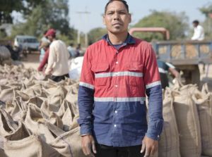 व्यवस्थित धान खरीदी से किसान महिपाल सिंह को मिला सुगम लाभ व्यवस्थित धान खरीदी से किसान महिपाल सिंह को मिला सुगम लाभ