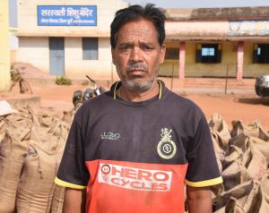 धान की प्राप्त राशि से किसान बिहारी राम करेंगे बेटियों की शादी धान की प्राप्त राशि से किसान बिहारी राम करेंगे बेटियों की शादी