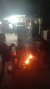 30 से भी अधिक स्थान पर अलाव जलाने की व्यबस्था 30 से भी अधिक स्थान पर अलाव जलाने की व्यबस्था