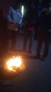 सार्वजनिक स्थानों में आमजनों को शीतलहर से सुरक्षा और त्वरित राहत दिलवाने अलाव जलाने की प्रतिदिन नियमित व्यबस्था सार्वजनिक स्थानों में आमजनों को शीतलहर से सुरक्षा और त्वरित राहत दिलवाने अलाव जलाने की प्रतिदिन नियमित व्यबस्था