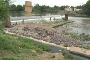 रायपुर नगर निगम द्वारा बनाये गए एसटीपी का पानी खारून नदी में उपचार करने के बाद ही प्रवाहित हो रहा रायपुर नगर निगम द्वारा बनाये गए एसटीपी का पानी खारून नदी में उपचार करने के बाद ही प्रवाहित हो रहा