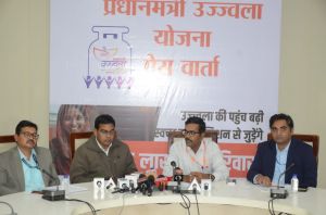 प्रधानमंत्री उज्ज्वला योजना के तहत 25 लाख और निःशुल्क एलपीजी कनेक्शन प्रधानमंत्री उज्ज्वला योजना के तहत 25 लाख और निःशुल्क एलपीजी कनेक्शन