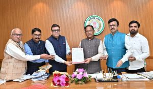  मुख्यमंत्री से CAIT प्रतिनिधियों की मुलाकात, स्वदेशी संकल्प यात्रा में शामिल होने का दिया आमंत्रण