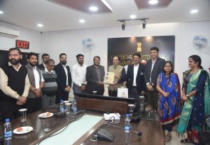 जिला कार्यालय में निगम आयुक्त अमित कुमार को दी गई बिदाई जिला कार्यालय में निगम आयुक्त अमित कुमार को दी गई बिदाई