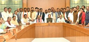 मुख्यमंत्री श्री साय से साहू समाज के प्रतिनिधिमंडल ने की सौजन्य मुलाकात मुख्यमंत्री श्री साय से साहू समाज के प्रतिनिधिमंडल ने की सौजन्य मुलाकात