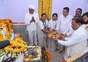 छत्तीसगढ़ सरकार बाबा गुरु घासीदास के बताए मार्ग पर चलकर सभी समाज के हित में कर रही है कार्य – मुख्यमंत्री छत्तीसगढ़ सरकार बाबा गुरु घासीदास के बताए मार्ग पर चलकर सभी समाज के हित में कर रही है कार्य – मुख्यमंत्री