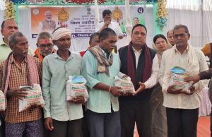 “प्रशासन गांव की ओर” शिविर के माध्यम से जिला प्रशासन पहुँचा मानपुर “प्रशासन गांव की ओर” शिविर के माध्यम से जिला प्रशासन पहुँचा मानपुर