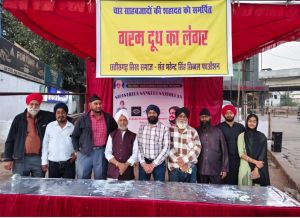 चार साहिबजादों की शहादत सप्ताह पर छत्तीसगढ़ सिख समाज ने लगाया गरम दूध का लंगर चार साहिबजादों की शहादत सप्ताह पर छत्तीसगढ़ सिख समाज ने लगाया गरम दूध का लंगर