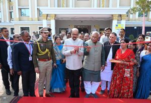 दिव्यांगजनों के साथ देश, समाज और परिवार खड़ा है- राज्यपाल श्री डेका दिव्यांगजनों के साथ देश, समाज और परिवार खड़ा है- राज्यपाल श्री डेका