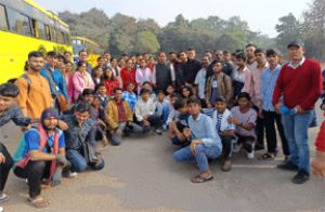 राज्य स्तरीय युवा महोत्सव 2025-26 हेतु रायपुर जिले के युवा कलाकारों का दल रवाना राज्य स्तरीय युवा महोत्सव 2025-26 हेतु रायपुर जिले के युवा कलाकारों का दल रवाना