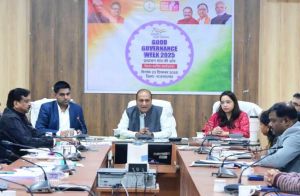 प्रशासन गांव की ओर अभियान के तहत तत्कालीन कलेक्टर अशोक अग्रवाल ने सभी अधिकारियों को दिया मार्गदर्शन प्रशासन गांव की ओर अभियान के तहत तत्कालीन कलेक्टर अशोक अग्रवाल ने सभी अधिकारियों को दिया मार्गदर्शन