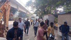 जोन 10 क्षेत्र में 20 से अधिक अवैध ठेलों को हटाकर आवागमन सुगम बनाया गया जोन 10 क्षेत्र में 20 से अधिक अवैध ठेलों को हटाकर आवागमन सुगम बनाया गया