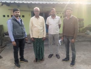 बालोद जिले में धान की अवैध खरीदी बिक्री की रोकथाम सुनिश्चित करने हेतु किया जा रहा है किसानों के धान का भौतिक सत्यापन बालोद जिले में धान की अवैध खरीदी बिक्री की रोकथाम सुनिश्चित करने हेतु किया जा रहा है किसानों के धान का भौतिक सत्यापन