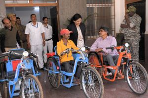 कलेक्टर ने जनदर्शन में दिव्यांग चैतराम, श्रवण कुमार एवं ढाल सिंह को बैटरी चलित ट्राय सायकल तथा जगदीश राम को प्रदान किया श्रवण यंत्र कलेक्टर ने जनदर्शन में दिव्यांग चैतराम, श्रवण कुमार एवं ढाल सिंह को बैटरी चलित ट्राय सायकल तथा जगदीश राम को प्रदान किया श्रवण यंत्र