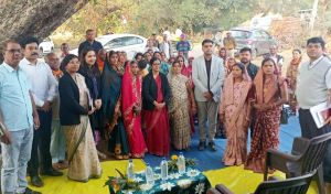 आयुक्त कृषि उत्पादन ने फसल चक्र परिवर्तन कार्यक्रम की प्रगति का अवलोकन करने विभिन्न ग्रामों का किया निरीक्षण आयुक्त कृषि उत्पादन ने फसल चक्र परिवर्तन कार्यक्रम की प्रगति का अवलोकन करने विभिन्न ग्रामों का किया निरीक्षण