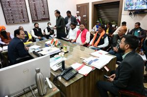 कलेक्टर संजय अग्रवाल ने ली राजनीतिक दलों बैठक कलेक्टर संजय अग्रवाल ने ली राजनीतिक दलों बैठक