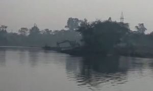 खारुन नदी तट पर अवैध रेत उत्खनन के विरुद्ध संयुक्त कार्रवाई खारुन नदी तट पर अवैध रेत उत्खनन के विरुद्ध संयुक्त कार्रवाई