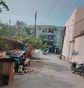 नगर निगम स्वास्थ्य विभाग ने बैरन बाजार में सड़क पर फैले कचरे का उठाव करवाकर समुचित सफाई करवायी