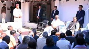 मुख्यमंत्री श्री साय ने सामरबार में संत श्री बभु्रवाहन महाराज से की भेंट मुख्यमंत्री श्री साय ने सामरबार में संत श्री बभु्रवाहन महाराज से की भेंट