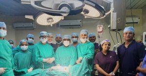छाती के दुर्लभ कैंसर का सफल ऑपरेशन, अम्बेडकर अस्पताल रायपुर में बची मरीज की जान