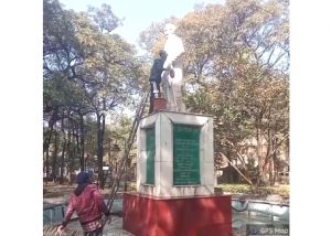 अविभाजित मध्यप्रदेश के प्रथम मुख्यमंत्री पण्डित रविशंकर शुक्ल की प्रतिमा स्थल की सादर ससम्मान धुलाई और सफाई 