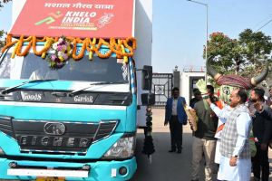 उप मुख्यमंत्री अरुण साव ने खेलो इंडिया नेशनल ट्राइबल गेम्स के लिए मशाल गौरव यात्रा को दिखाई हरी झंडी उप मुख्यमंत्री अरुण साव ने खेलो इंडिया नेशनल ट्राइबल गेम्स के लिए मशाल गौरव यात्रा को दिखाई हरी झंडी