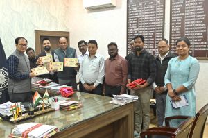 कलेक्टर ने किया ब्रेल लिपि कैलेण्डर का विमोचन कलेक्टर ने किया ब्रेल लिपि कैलेण्डर का विमोचन