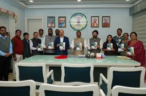 किसानों को सरकारी योजनाओं की जानकारी दें: कृषि मंत्री किसानों को सरकारी योजनाओं की जानकारी दें: कृषि मंत्री