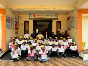  मनरेगा श्रमिकों का 30 दिवसीय राजमिस़्त्री प्रशिक्षण संपन्न