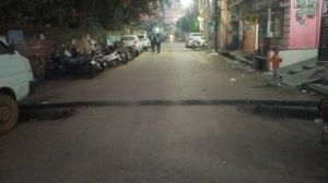 नगर निगम ने होलीक्रॉस स्कूल के पास बने बड़ा स्पीड ब्रेकर तोड़कर छोटा स्पीड ब्रेकर बनाया नगर निगम ने होलीक्रॉस स्कूल के पास बने बड़ा स्पीड ब्रेकर तोड़कर छोटा स्पीड ब्रेकर बनाया