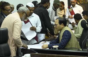  जनदर्शन में कलेक्टर ने सुनी लोगों की समस्याएं