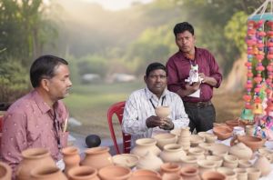  परंपरा को तकनीक से जोड़कर आत्मनिर्भरता की ओर