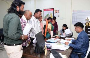 कलेक्टर ने जनदर्शन में संवेदनशीलतापूर्वक सुनी नागरिकों की समस्याएं कलेक्टर ने जनदर्शन में संवेदनशीलतापूर्वक सुनी नागरिकों की समस्याएं