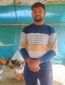 बैकयार्ड कुक्कुट योजना से बदली ग्रामीण पशुपालक की किस्मत