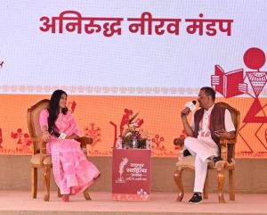 जब हम मिट्टी में मिल रहे हो तो ये मिट्टी भी रोये इस धरती की - रुबिका लियाकत जब हम मिट्टी में मिल रहे हो तो ये मिट्टी भी रोये इस धरती की - रुबिका लियाकत