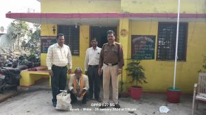 धमधा क्षेत्र में अवैध शराब पर आबकारी विभाग की कार्यवाही, 40 पाव मसाला शराब के साथ एक गिरफ्तार धमधा क्षेत्र में अवैध शराब पर आबकारी विभाग की कार्यवाही, 40 पाव मसाला शराब के साथ एक गिरफ्तार