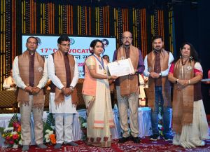 इंदिरा कला संगीत विश्वविद्यालय का दीक्षांत समारोह इंदिरा कला संगीत विश्वविद्यालय का दीक्षांत समारोह