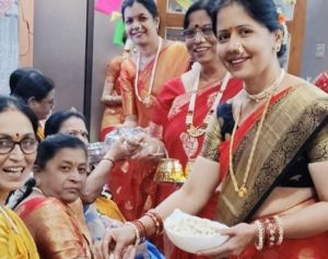 चिमटे से सिक्का उठाने में चित्रा विजेता, रीना बनीं उपविजेता चिमटे से सिक्का उठाने में चित्रा विजेता, रीना बनीं उपविजेता