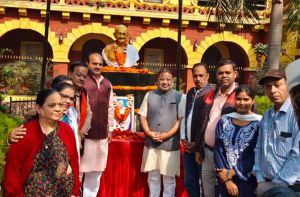 महात्मा गाँधी को 78वें निर्वाण दिवस पर रायपुर दक्षिण विधायक सुनील सोनी ने किया सादर नमन 